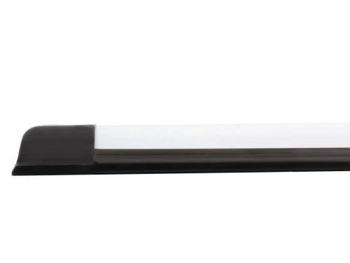 Berge Batten Led 36 W, 120 cm, falon kívüli fekete lámpa IP20-as védettséggel